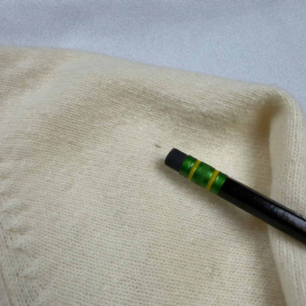 Vintage Moores Finest Cashmere Cardigan Sweater Mens 42 Cream Button Front FLAW - Picture 8 of 9